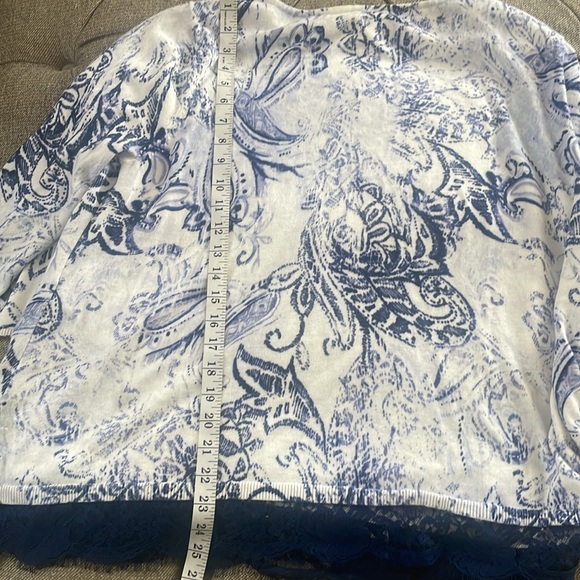 Chico’s Lace Trim Pullover Sweater Sz 4 Paisley - Picture 4 of 5